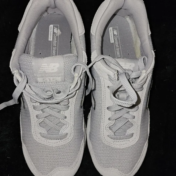 Womens New Balance - Picture 4 of 6